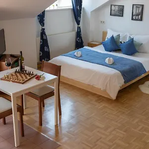 Yeshello Station Apartment