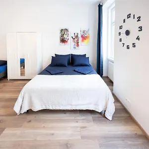 Radiant Premium - Fünfhaus Apartment